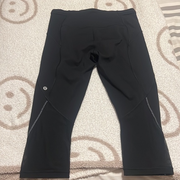 Lululemon Black Capri Length Legging - Picture 2 of 3